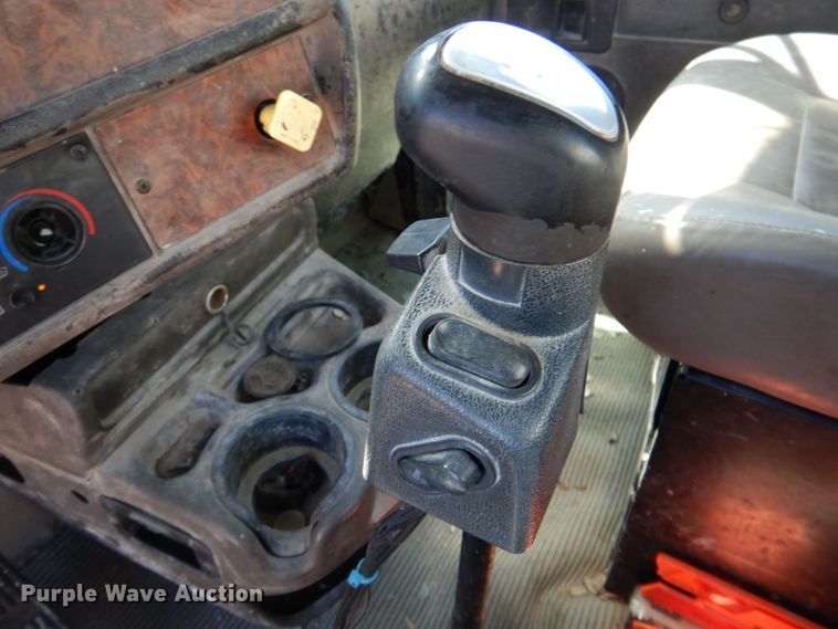 image for item DR2075 2002 Kenworth T300  water truck