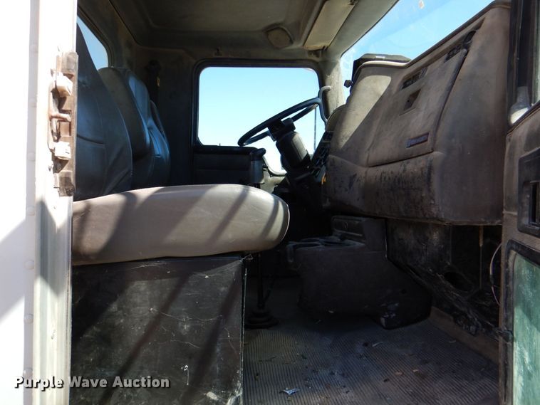 image for item DR2075 2002 Kenworth T300  water truck