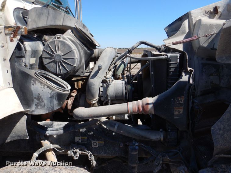 image for item DR2075 2002 Kenworth T300  water truck