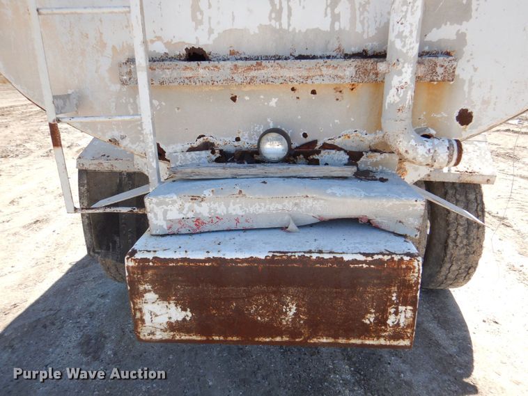 image for item DR2075 2002 Kenworth T300  water truck