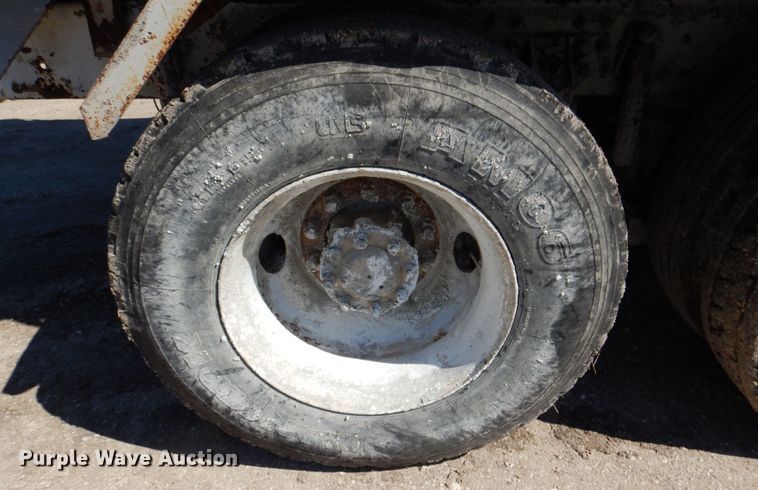 image for item DR2075 2002 Kenworth T300  water truck