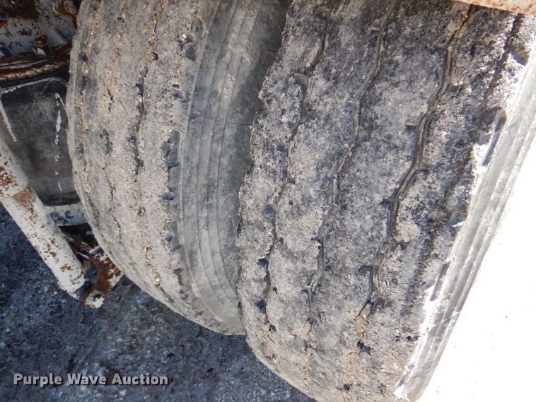 image for item DR2075 2002 Kenworth T300  water truck