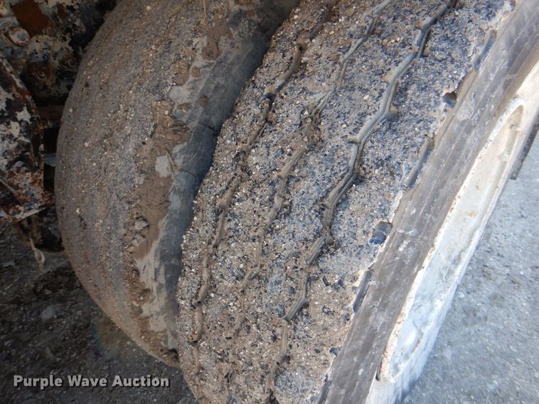 image for item DR2075 2002 Kenworth T300  water truck