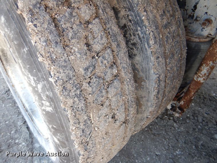 image for item DR2075 2002 Kenworth T300  water truck