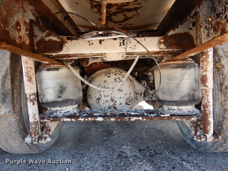 image for item DR2075 2002 Kenworth T300  water truck