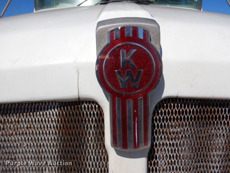 image for item DR2075 2002 Kenworth T300  water truck