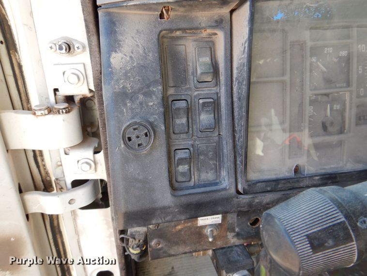 image for item DR2076 2000 International 2574  water truck