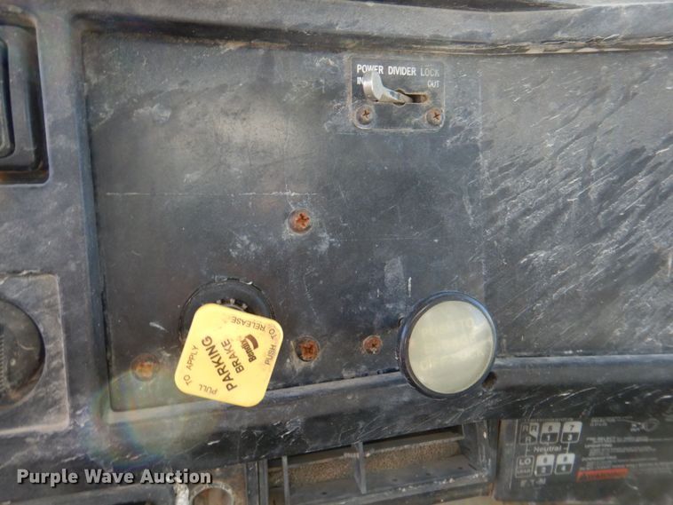 image for item DR2076 2000 International 2574  water truck