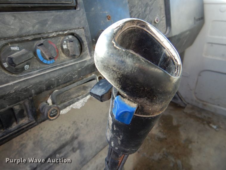 image for item DR2076 2000 International 2574  water truck