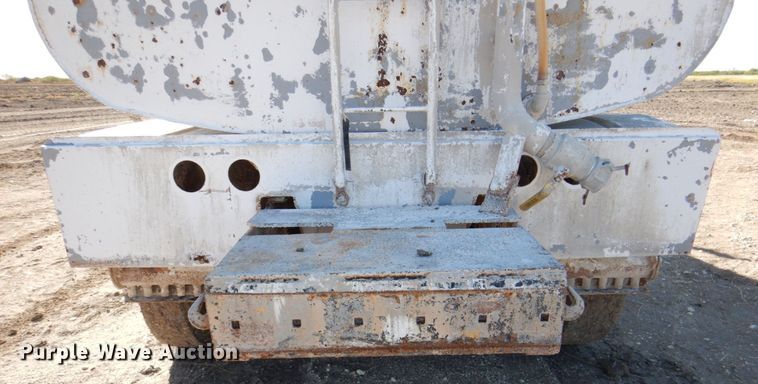 image for item DR2076 2000 International 2574  water truck