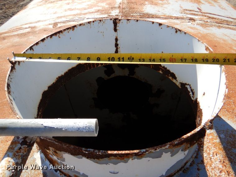 image for item DR2076 2000 International 2574  water truck