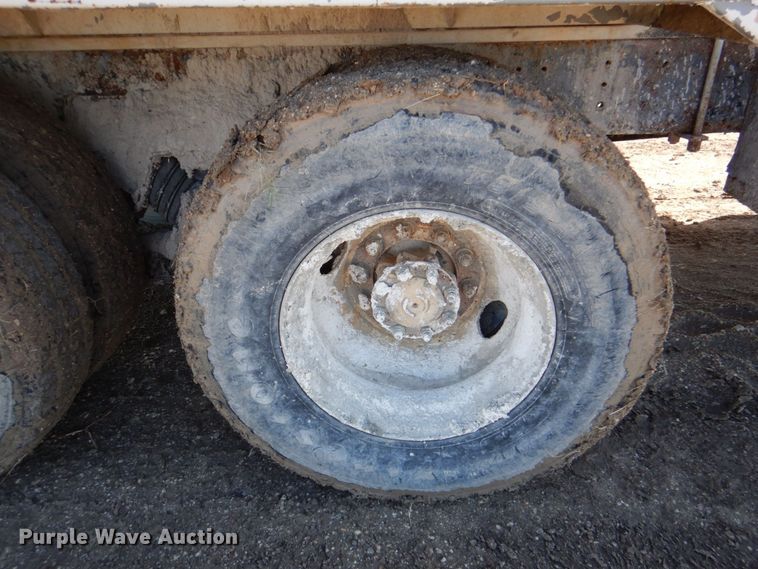 image for item DR2076 2000 International 2574  water truck