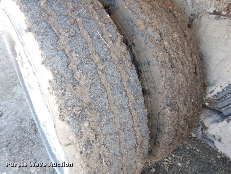 image for item DR2076 2000 International 2574  water truck