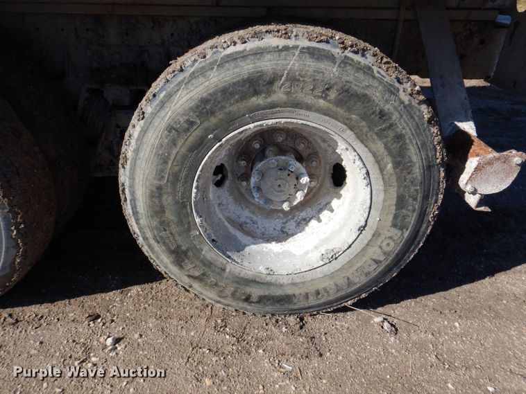 image for item DR2076 2000 International 2574  water truck