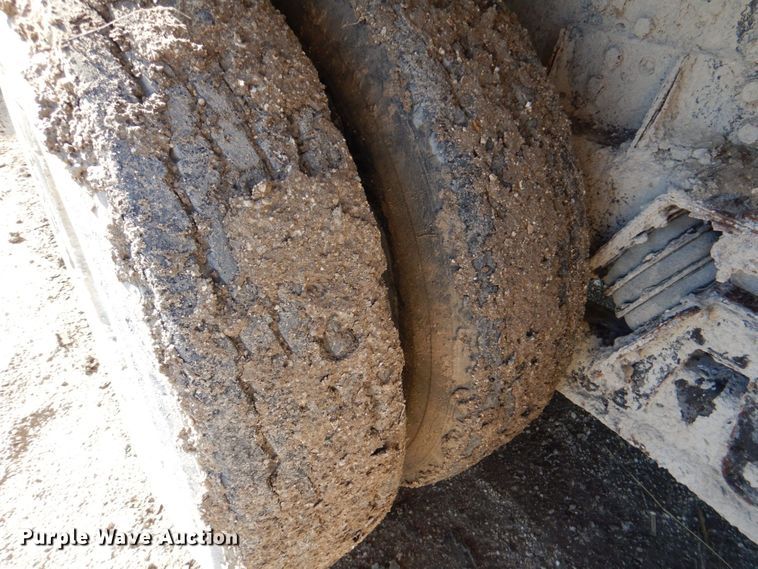 image for item DR2076 2000 International 2574  water truck