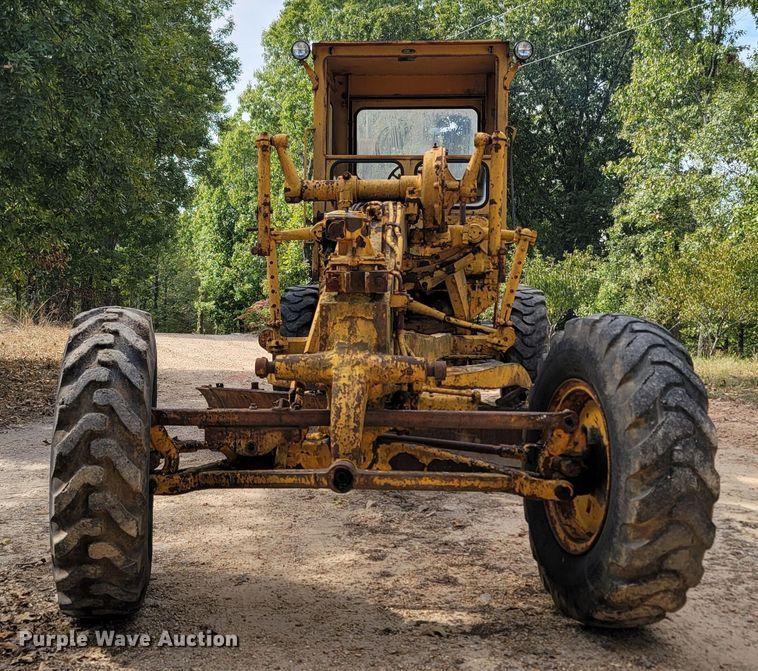 image for item DR3334 1968 Caterpillar 112F  rigid frame motor grader