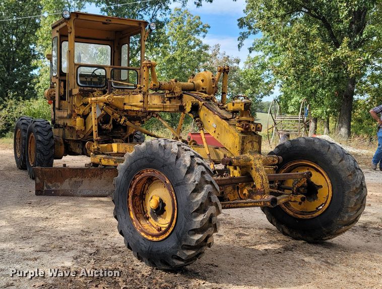 image for item DR3334 1968 Caterpillar 112F  rigid frame motor grader