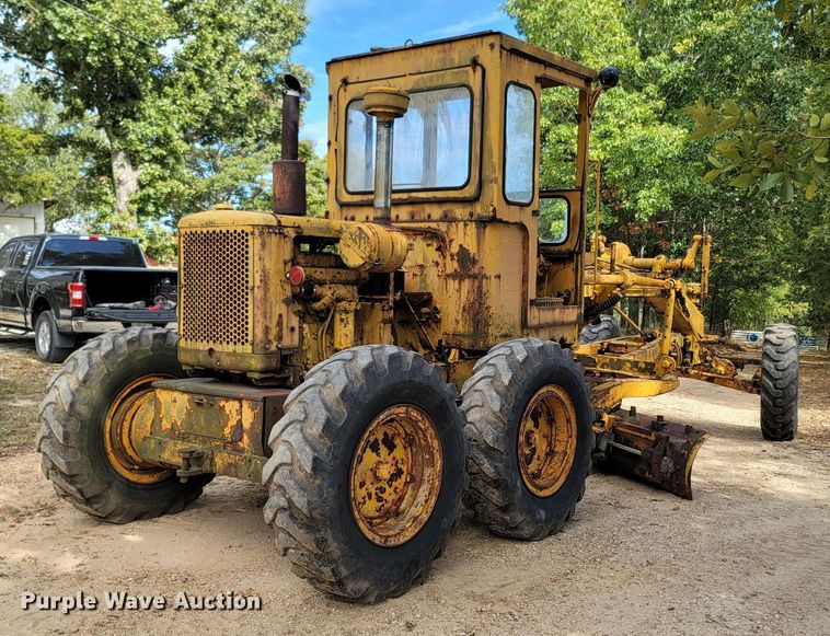 image for item DR3334 1968 Caterpillar 112F  rigid frame motor grader