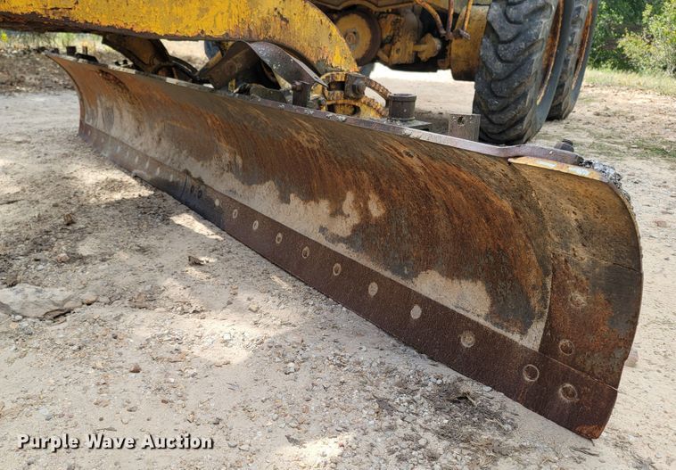 image for item DR3334 1968 Caterpillar 112F  rigid frame motor grader