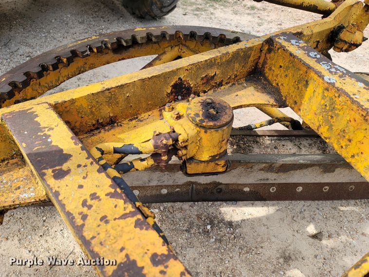 image for item DR3334 1968 Caterpillar 112F  rigid frame motor grader