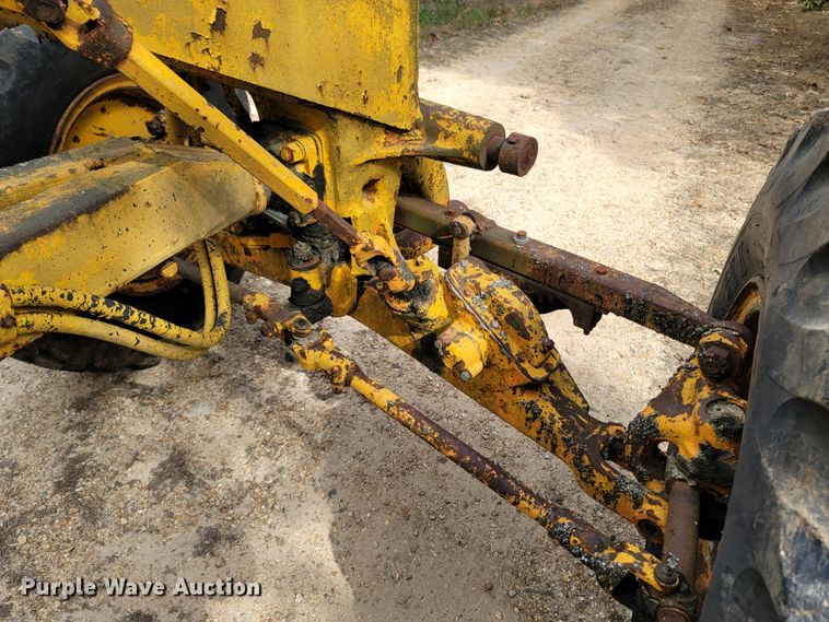 image for item DR3334 1968 Caterpillar 112F  rigid frame motor grader