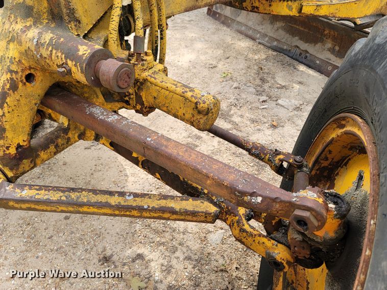 image for item DR3334 1968 Caterpillar 112F  rigid frame motor grader