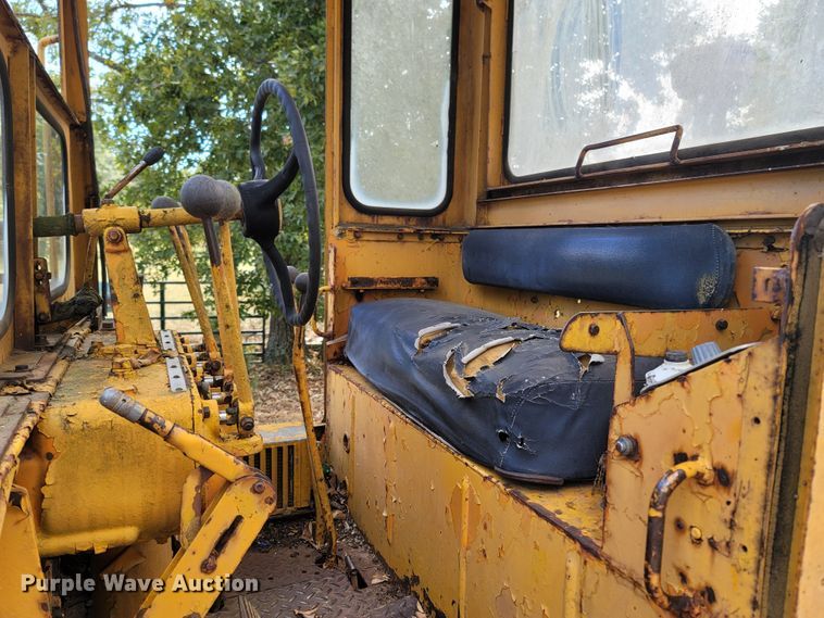 image for item DR3334 1968 Caterpillar 112F  rigid frame motor grader