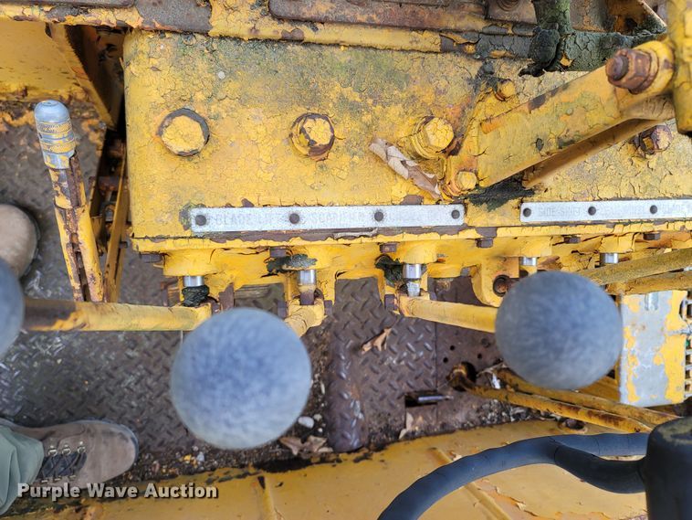 image for item DR3334 1968 Caterpillar 112F  rigid frame motor grader
