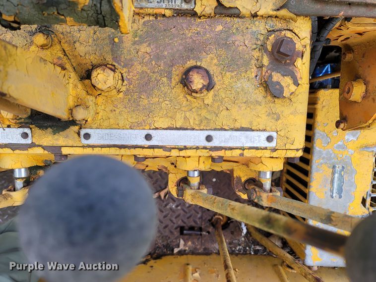 image for item DR3334 1968 Caterpillar 112F  rigid frame motor grader