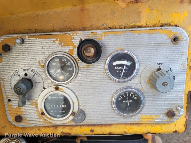 image for item DR3334 1968 Caterpillar 112F  rigid frame motor grader