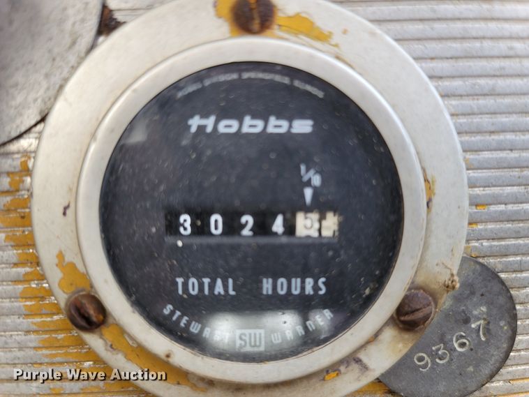 image for item DR3334 1968 Caterpillar 112F  rigid frame motor grader