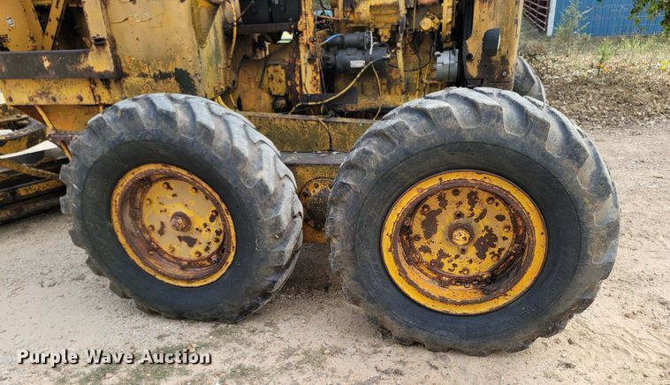 image for item DR3334 1968 Caterpillar 112F  rigid frame motor grader