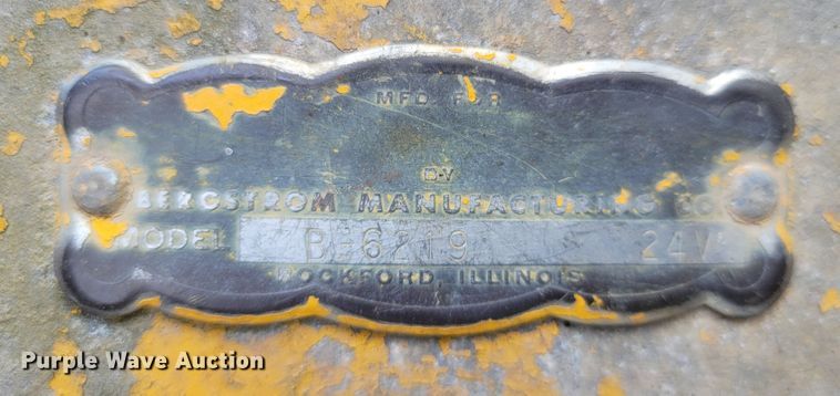 image for item DR3334 1968 Caterpillar 112F  rigid frame motor grader