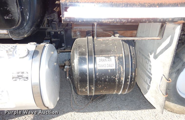 image for item DS1456 1997 Mack RD688S  dump truck