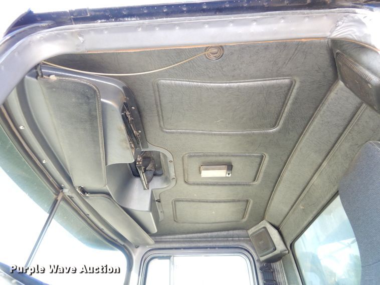 image for item DS1456 1997 Mack RD688S  dump truck