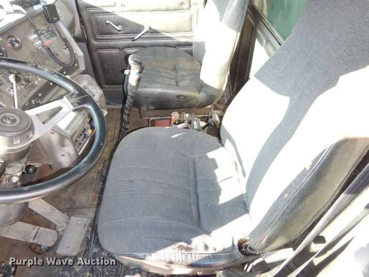 image for item DS1456 1997 Mack RD688S  dump truck