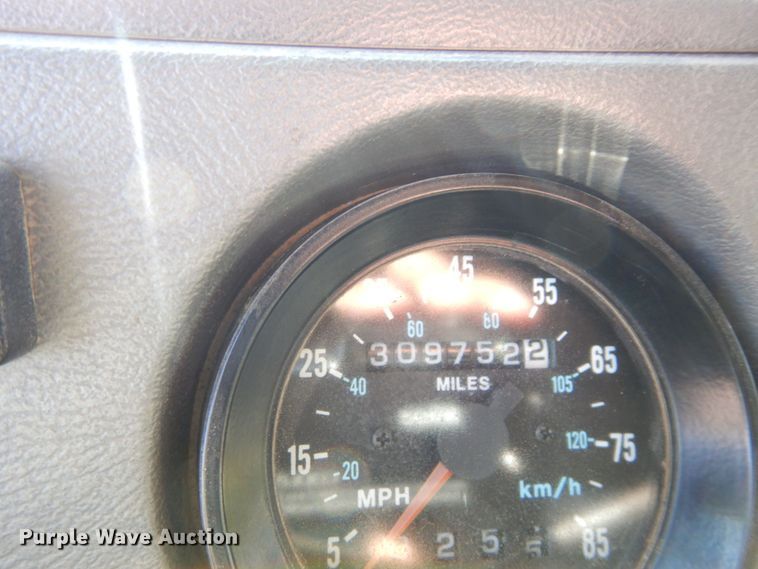 image for item DS1456 1997 Mack RD688S  dump truck