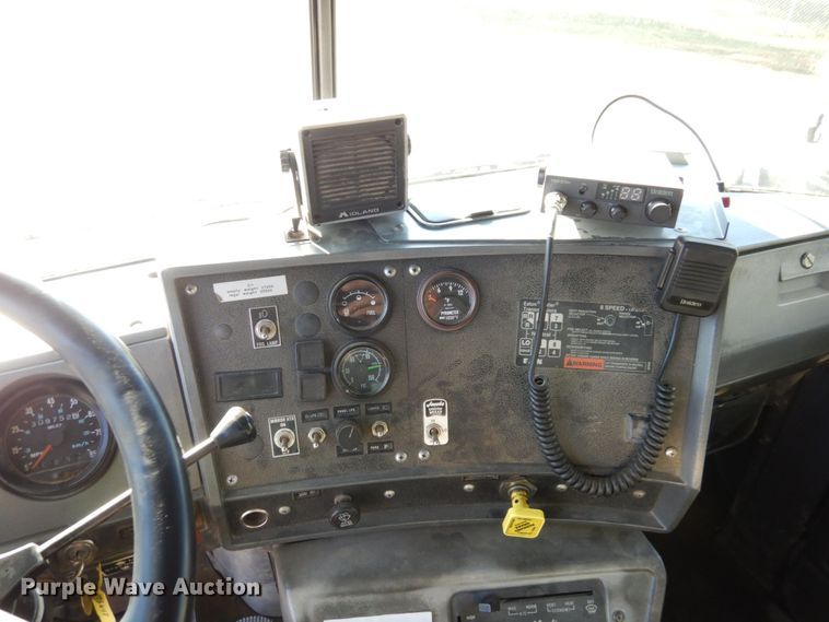 image for item DS1456 1997 Mack RD688S  dump truck