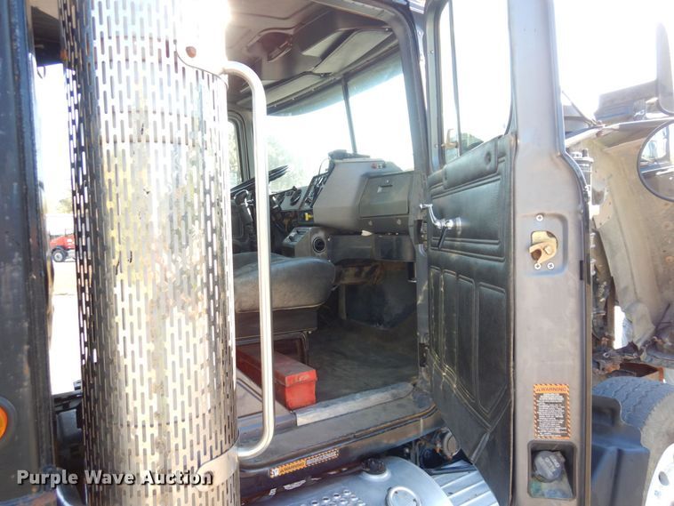 image for item DS1456 1997 Mack RD688S  dump truck