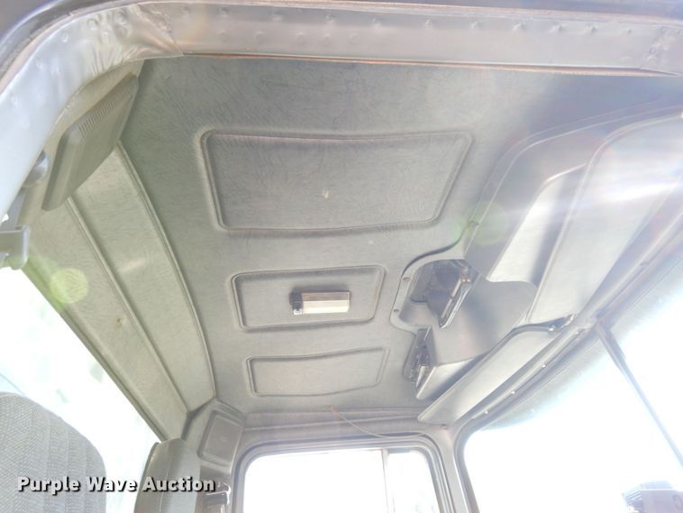 image for item DS1456 1997 Mack RD688S  dump truck