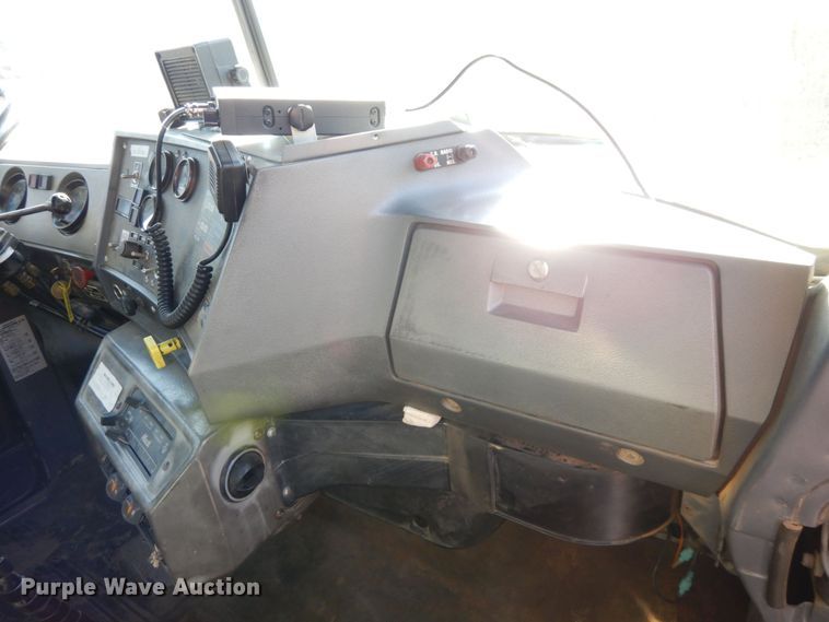 image for item DS1456 1997 Mack RD688S  dump truck