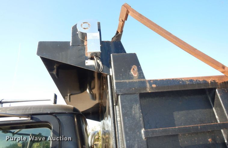 image for item DS1456 1997 Mack RD688S  dump truck