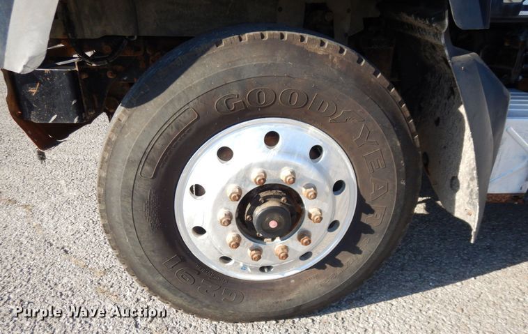 image for item DS1456 1997 Mack RD688S  dump truck