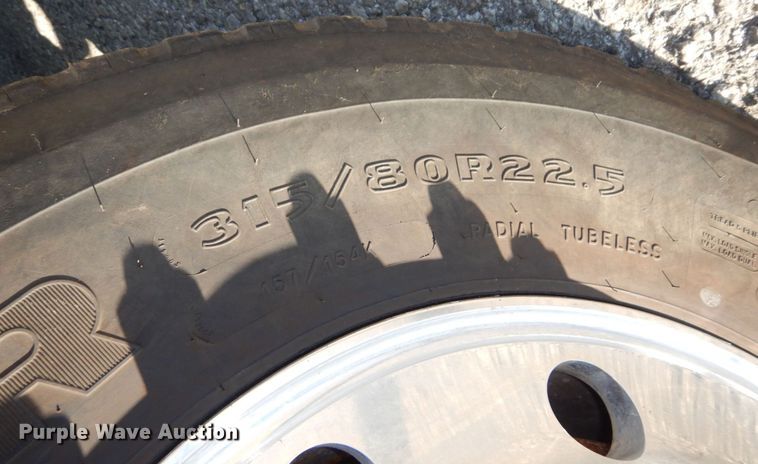 image for item DS1456 1997 Mack RD688S  dump truck