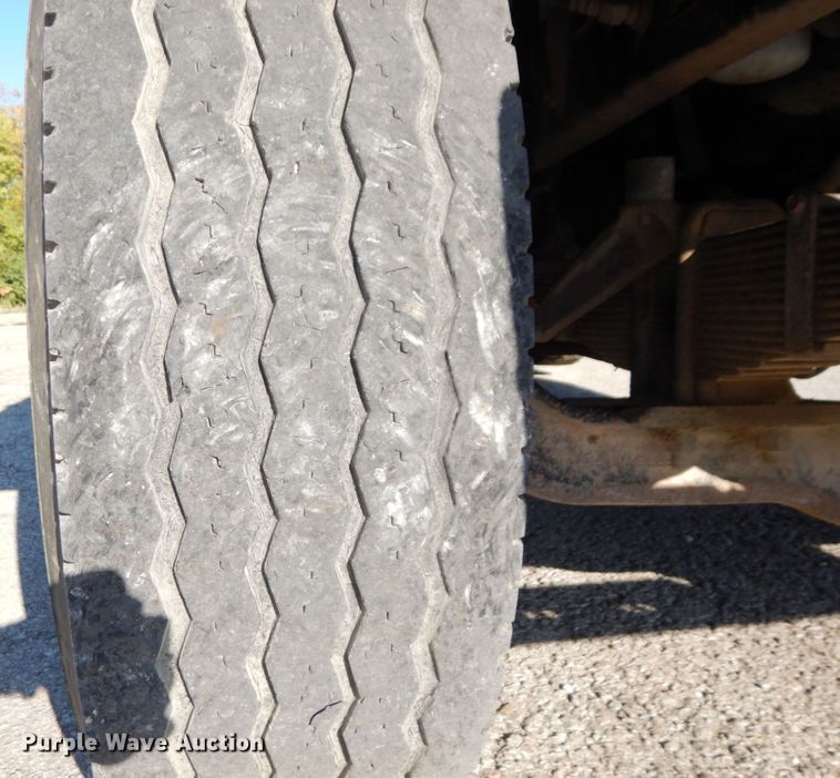 image for item DS1456 1997 Mack RD688S  dump truck