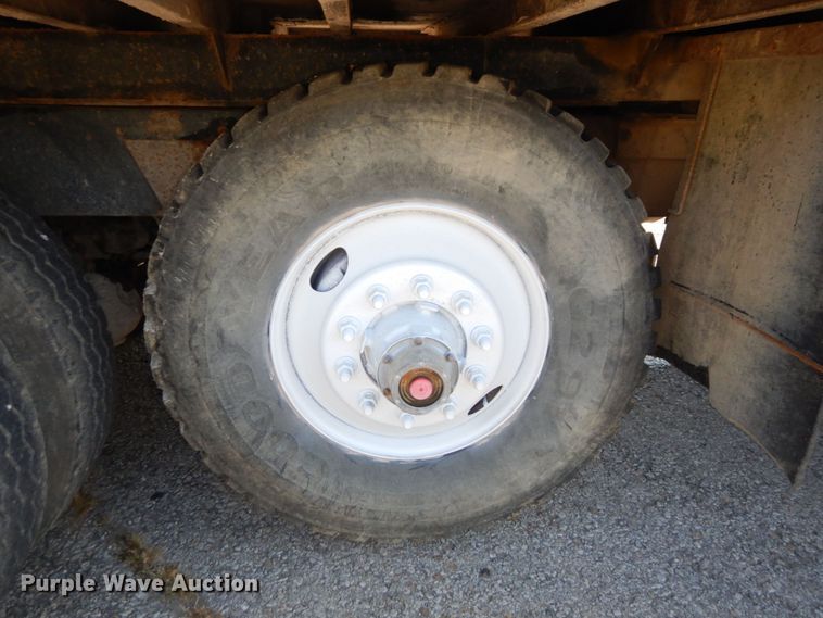 image for item DS1456 1997 Mack RD688S  dump truck