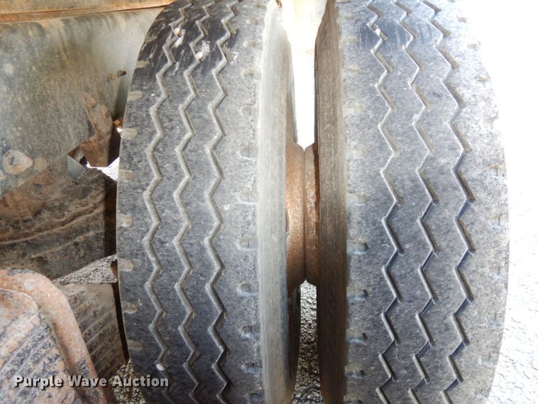 image for item DS1456 1997 Mack RD688S  dump truck