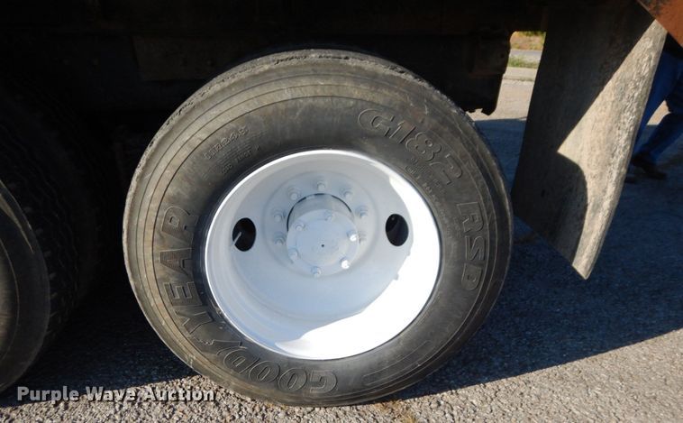 image for item DS1456 1997 Mack RD688S  dump truck