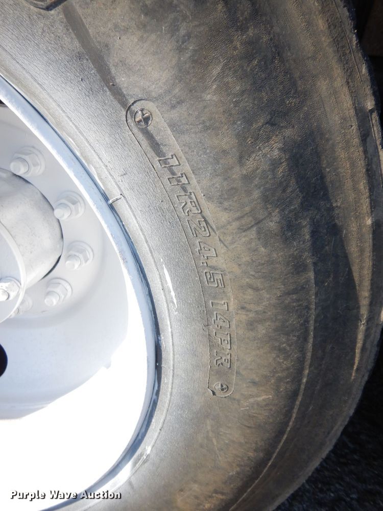 image for item DS1456 1997 Mack RD688S  dump truck