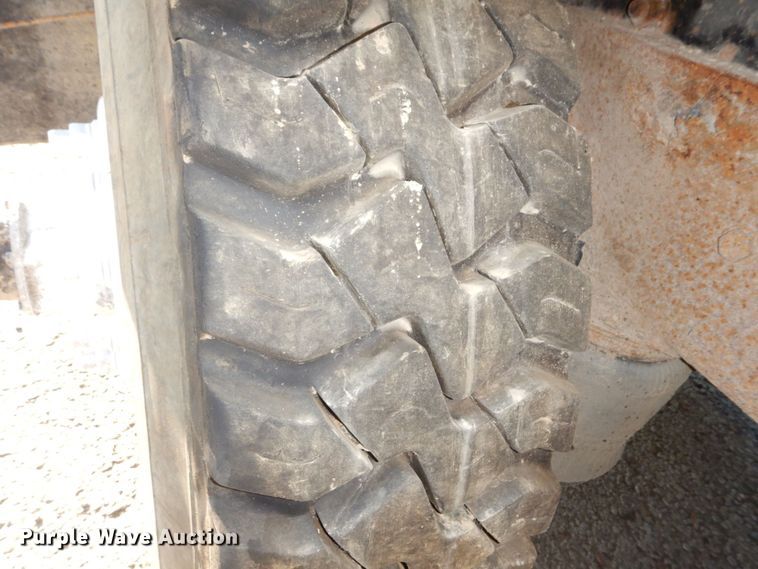 image for item DS1456 1997 Mack RD688S  dump truck